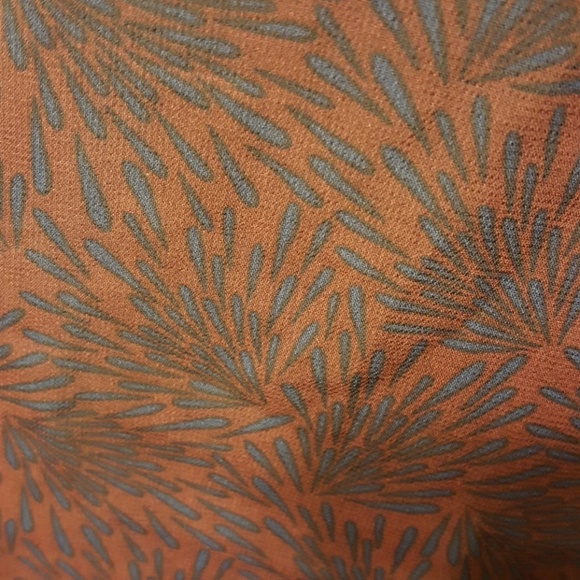 Sheer maroon blouse with bow - Picture 4 of 4